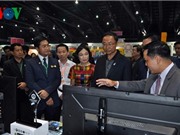 Bộ trưởng KH-CN Thái quan tâm tới sản phẩm Việt