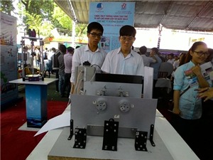 Sinh viên Việt chế máy in chữ nổi Braille cho người khiếm thị