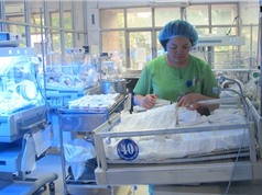 Ca mang thai hộ đầu tiên ở Việt Nam được sinh mổ thành công