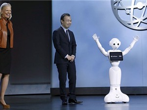 Khi nhân viên bán hàng bị thay thế bằng ...robot