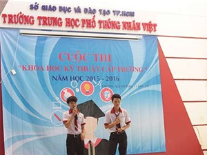 Học sinh chế tạo khóa chống trộm báo động bằng điện thoại