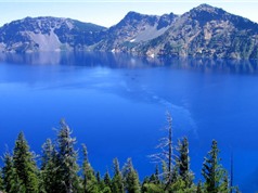 Top hồ nước tự nhiên sâu nhất thế giới