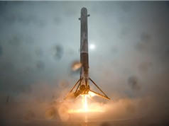 Falcon 9 hạ cánh hoàn hảo: Kỷ nguyên du lịch vũ trụ sắp bắt đầu