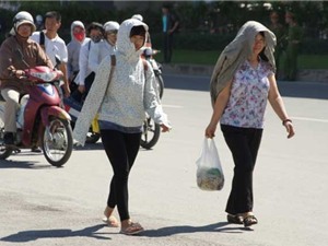 Tây Bắc Bộ nắng nóng trên 40 độ C, Hà Nội có nguy cơ xảy ra mưa đá