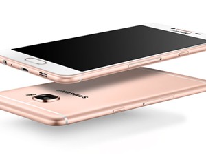 Trên tay smartphone “nhái” iPhone 6s Plus vừa được Samsung ra mắt