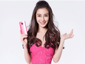 Angelababy đọ sắc với smartphone