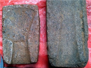 Phát hiện hai khuôn đúc đồng cổ bằng đá có niên đại hơn 2.000 năm
