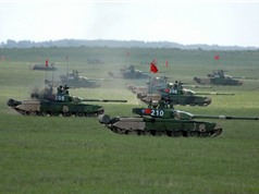 Tăng thiết giáp Trung Quốc ùn ùn kéo sang Nga đua tài