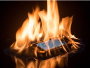 Clip: Smartphone chống chịu lửa cực độc