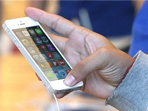 Hàng loạt iPhone xách tay tại Việt Nam đột nhiên biến thành 'cục gạch'
