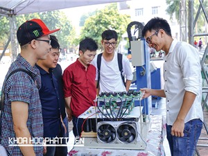 Bước nhảy từ “cái bắt tay chiến lược” với doanh nghiệp