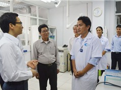 Phó Thủ tướng Vũ Đức Đam thăm Phòng thí nghiệm chất lượng cao của TPHCM