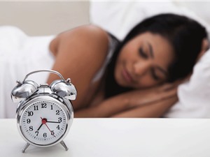 Ngủ nhiều giúp tăng lương và năng suất lao động