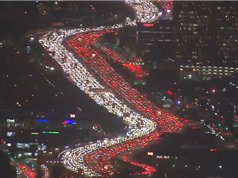 Clip: Cảnh ách tắc giao thông tuyệt đẹp ở Los Angeles