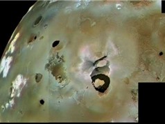 Núi lửa hoành hành dữ dội trên mặt mặt trăng Io sao Mộc