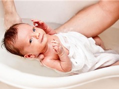 Trẻ sinh ra bình thường vẫn có thể bị bệnh đầu nhỏ 