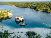 Cận cảnh nhà tù chìm trong biển nước ở Estonia