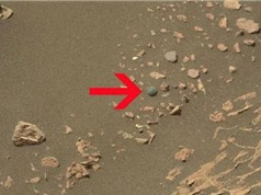 Khối đá cẩm thạch màu xanh trên bề mặt sao Hỏa