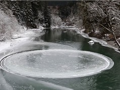 Vòng băng bí ẩn xoay tròn giữa lòng sông ở Mỹ
