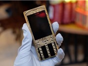 Trên tay điện thoại mạ vàng, họa tiết Đông Sơn giá 150 triệu đồng