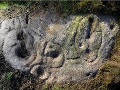 Tìm thấy “ảnh tự sướng” khắc trên đá cổ 4000 năm