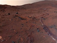 NASA tiết lộ hình ảnh bức tường khổng lồ trên sao Hỏa