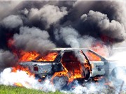Clip: Lý giải nguyên nhân gây cháy, nổ ô tô tại Việt Nam