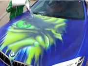 Clip: Tiết mục xối nước khiến xe BMW X6 đổi màu