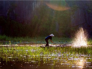 Khung cảnh thơ mộng của “vịnh không sóng” ở Việt Nam