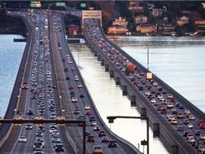 Cận cảnh cây cầu nổi trứ danh của bang Seattle