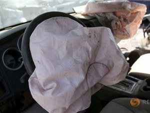 Nhiều hãng xe cùng kiện Takata vì lỗi túi khí