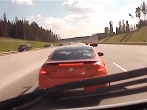 Clip: Lái xe BMW chặn đầu xe cứu thương trên đường cao tốc