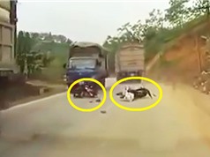 Clip: Gặp tai nạn vì lái xe máy vượt xe tải kiểu “tự sát”