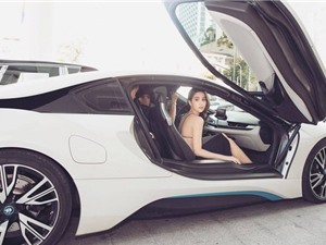 “Nữ hoàng nội y” Ngọc Trinh lưng trần ngồi BMW i8 tiền tỷ