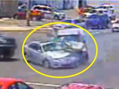 Clip: Những tai nạn ghê rợn khi tài xế vượt đèn đỏ