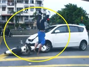 Clip: Vượt đèn đỏ, người đàn ông chạy môtô bị tông trọng thương