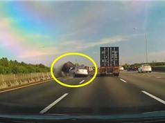 Clip: Gây tai nạn trên đường cao tốc vì lái xe thiếu tập trung