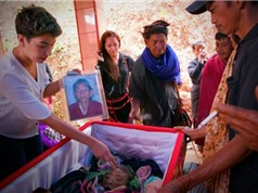 Tập tục sống cùng người chết kỳ lạ của người Torajan ở Indonesia