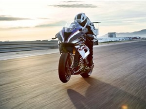 BMW HP4 Race giá "chát", 1,97 tỷ đồng