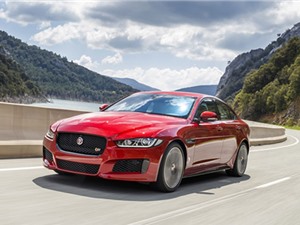 Jaguar XE - trải nghiệm lái tốc độ cao vượt trội