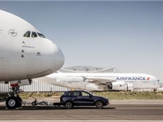 Xem video Porsche Cayenne S Diesel “kéo lê” Airbus A380 