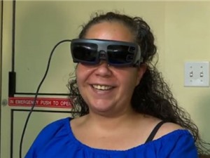 Mắt kính điện tử giúp người khiếm thị nhìn rõ