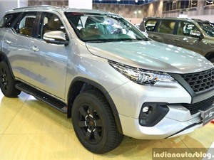 Cận cảnh Toyota Fortuner bản thể thao TRD “siêu ngầu” giá 755 triệu