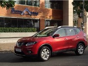 Nissan X-Trail xuất hiện tại TPHCM với màu sơn lạ mắt