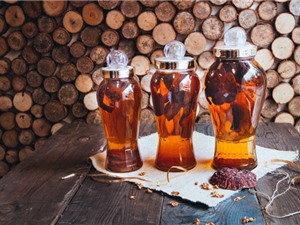 Cách ngâm rượu nấm linh chi giúp giải độc gan, tăng cường sinh lực