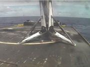 Tên lửa Falcon 9 lần thứ hai đáp thành công xuống tàu trên biển
