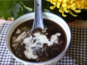 Clip: Cách làm chè đậu đen nước cốt dừa