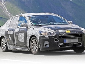 Ford Focus gia tăng kích thước