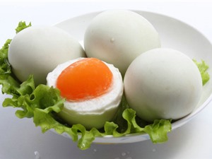 Hai cách làm trứng muối vô cùng đơn giản