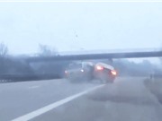 Clip: Lái xe Audi A5 chạy trốn cảnh sát gây tai nạn nghiêm trọng